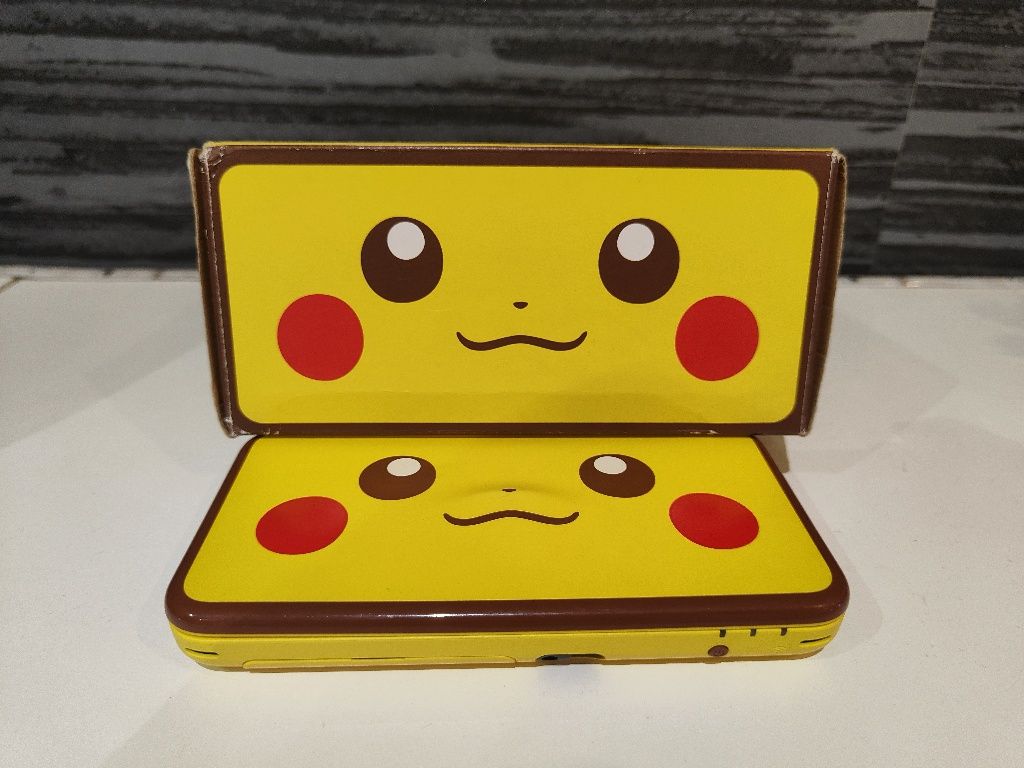 New nintendo 2ds Xl pikachu edition