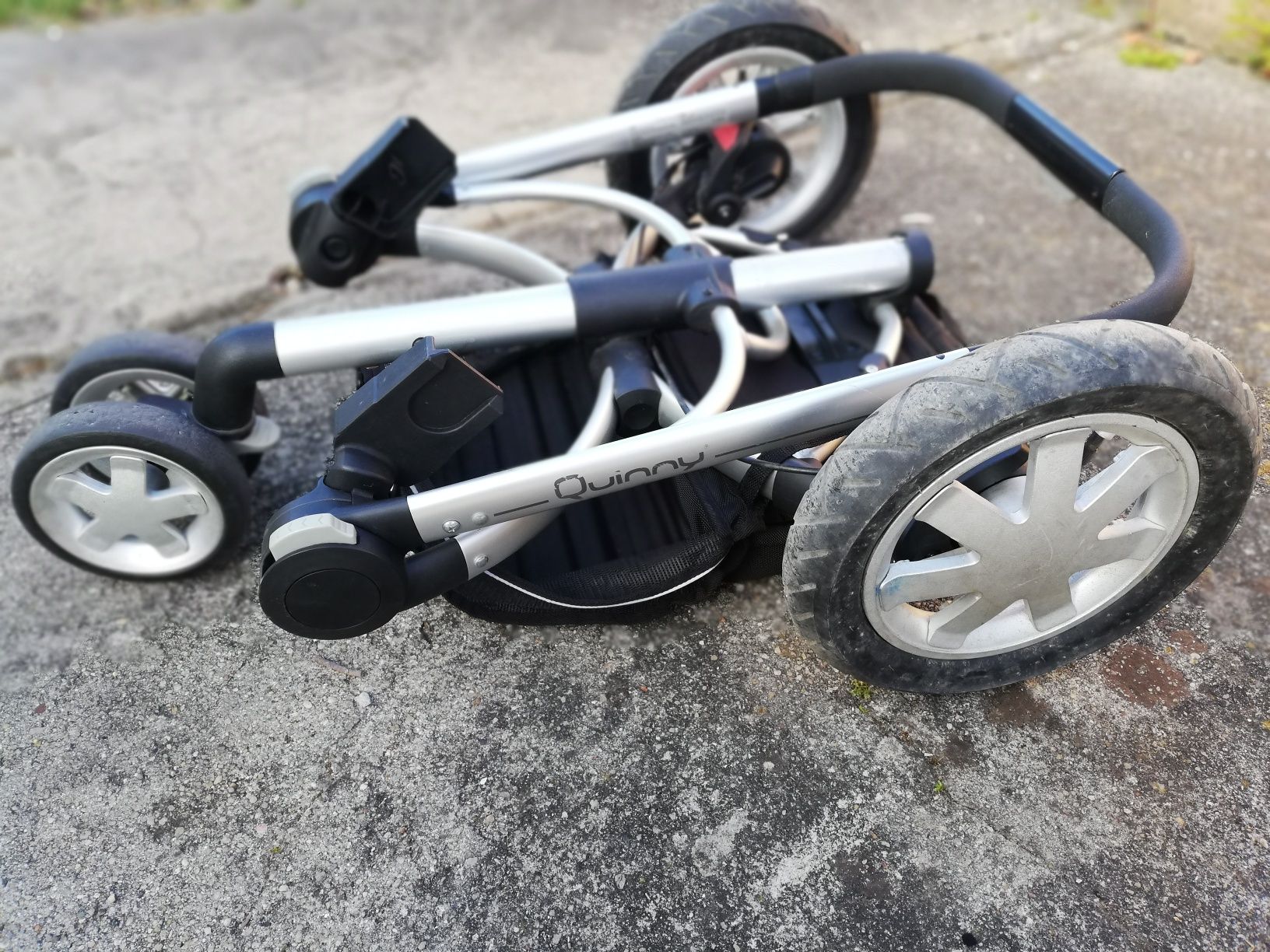 Conjunto de passeio Quinny Buzz, ovo e easy-base