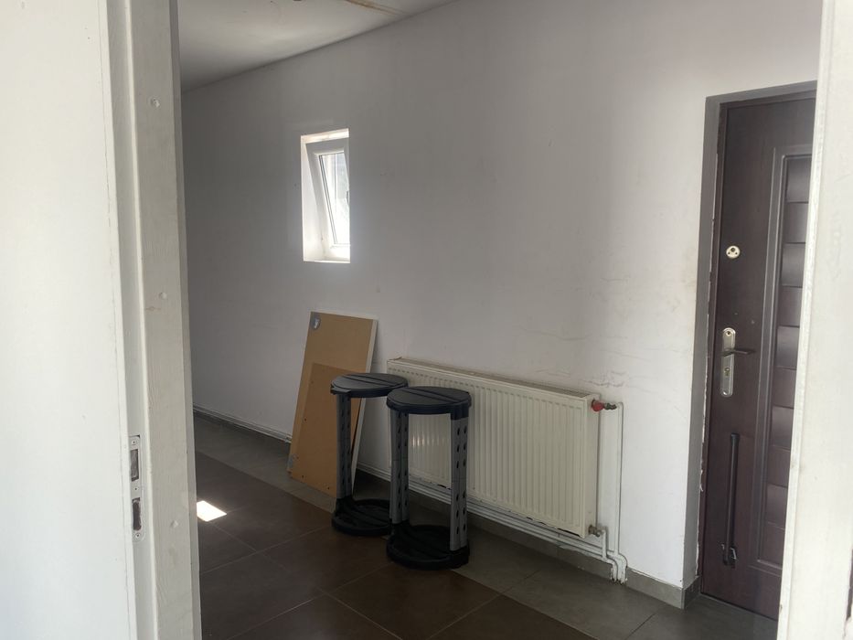 50m2 wejście z chodnika parking