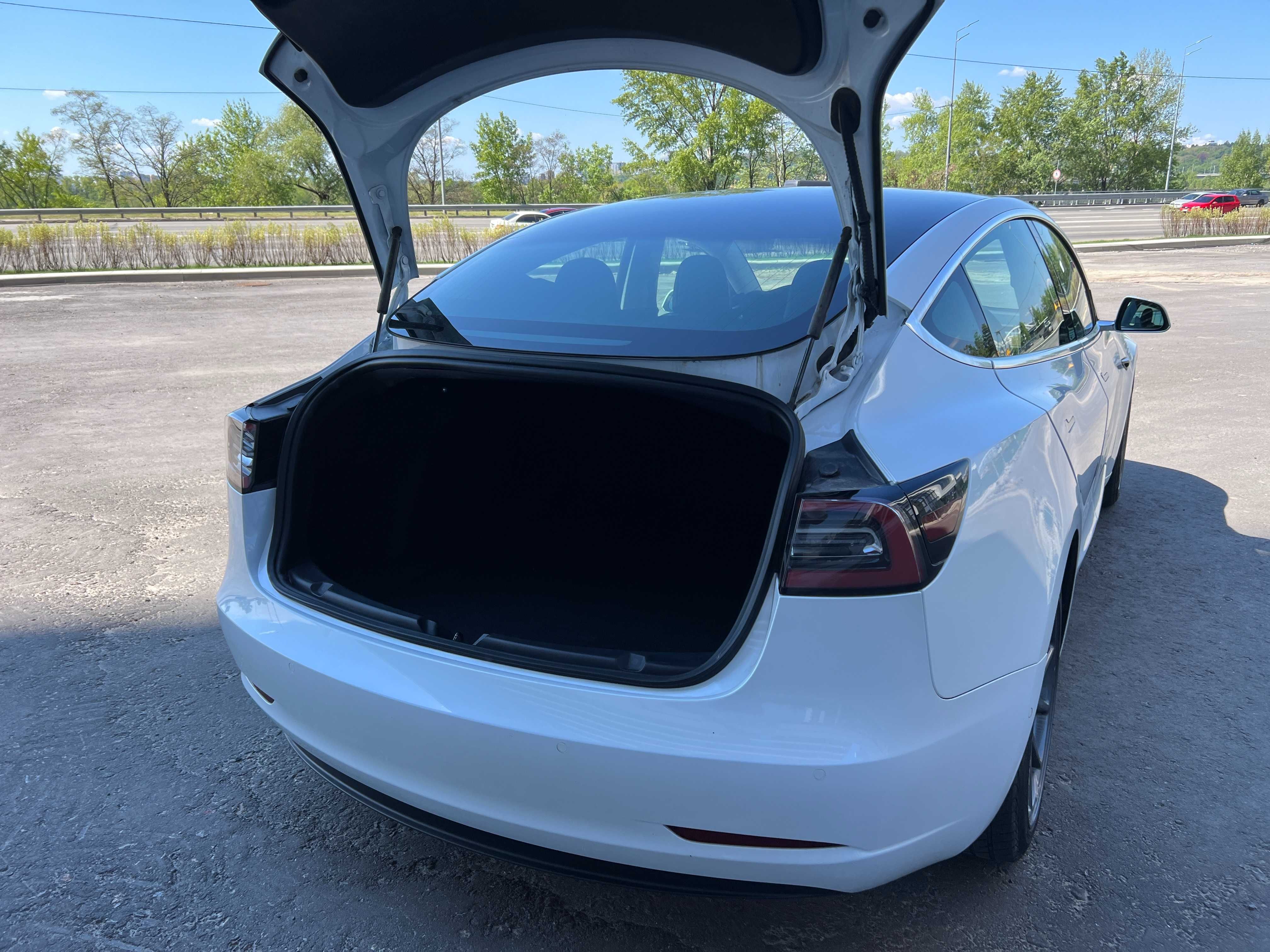 Продам Tesla Model 3 2019 Long Range Dual Motor AWD