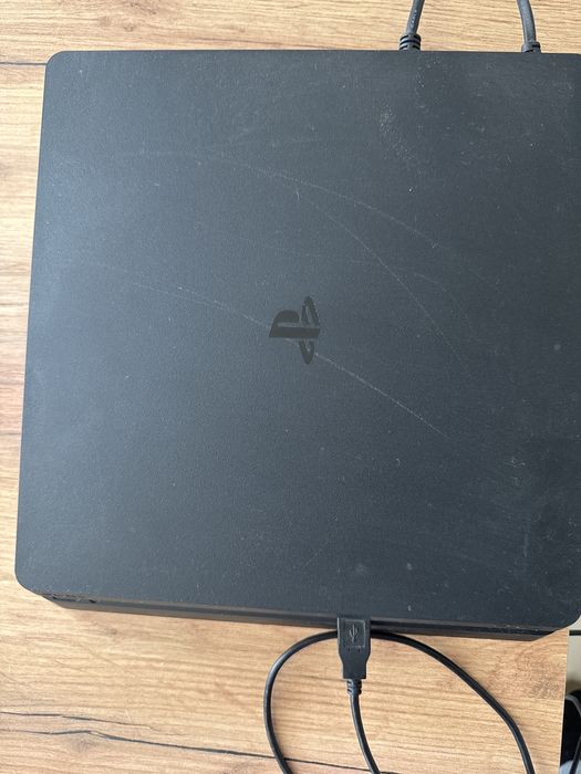 Playstation 4 slim