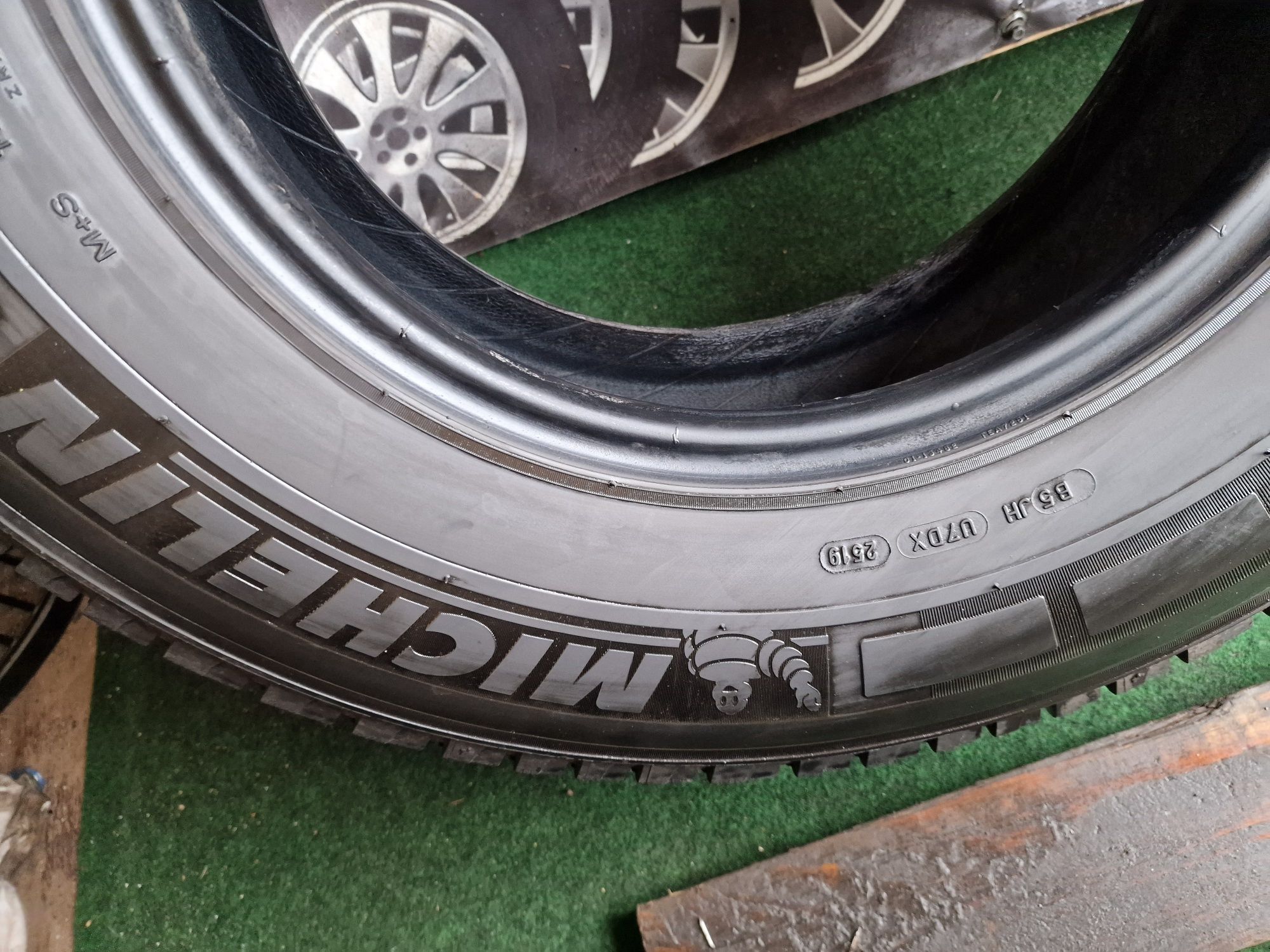Opony letnie 225/75/16C Michelin wzmacniane Komplet 7.4mm