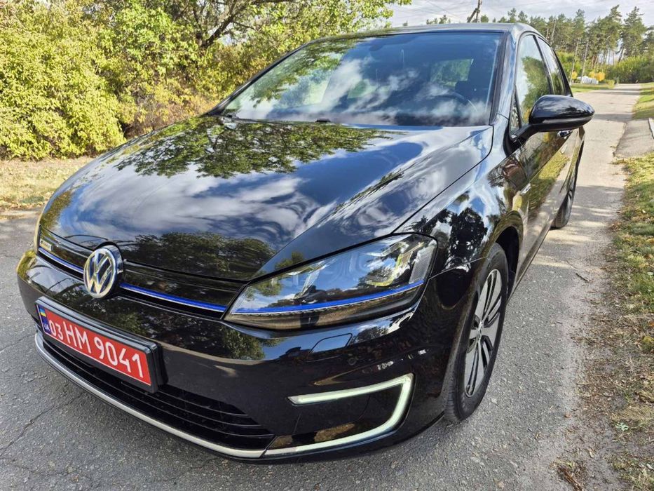 Продам Volkswagen e-Golf