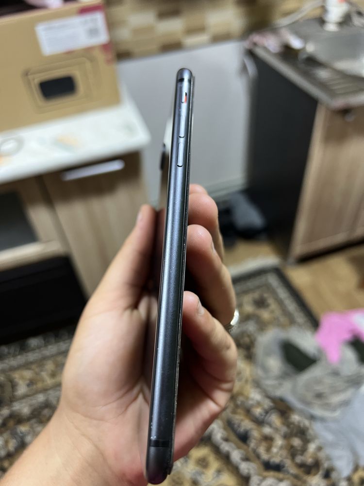 IPhone 8+ б/у все работает
