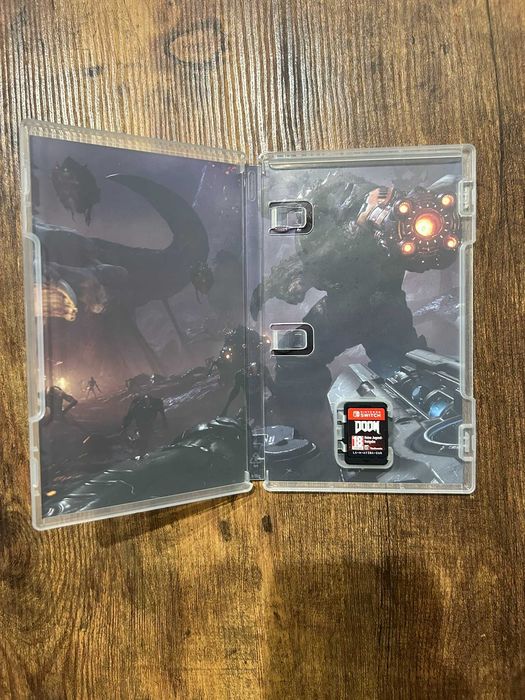 DOOM na nintendo switch w pudełku