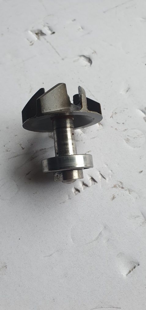 wałek pompy wody Wirnik rotor Honda CRF 450 rok 02-08 gaźnik części