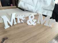 Drewniany biały napis Mr&Mrs - Mrs&Ms, Pan i Pani, Pani i Pan