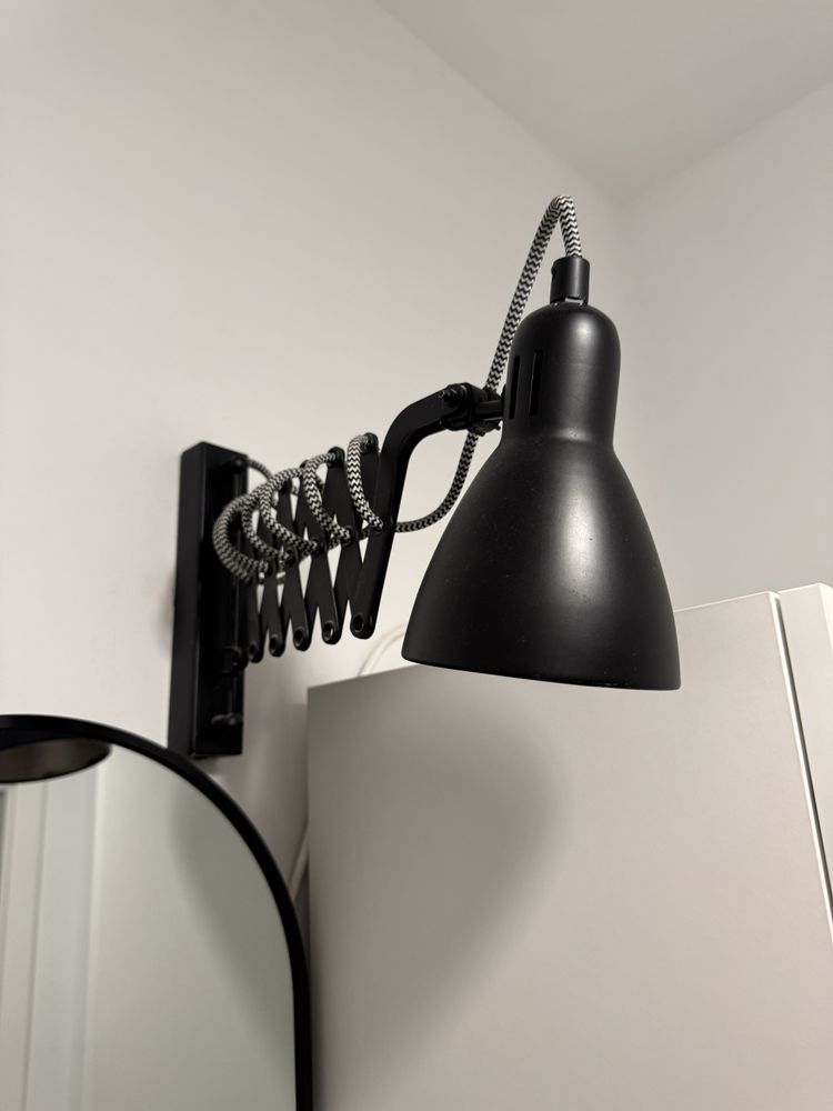 Sama lampka  do lazienki pokoju