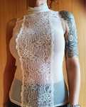 Camisola de renda gola alta beje