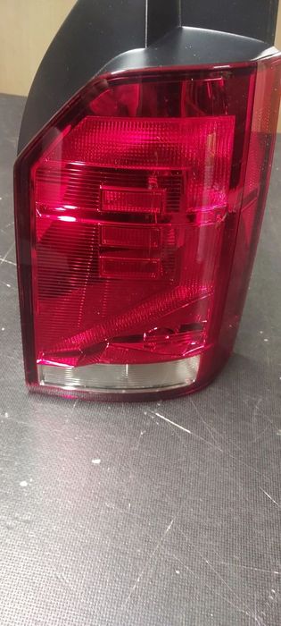 Lampa tył vw t6.1 prawa pod klapę nowa