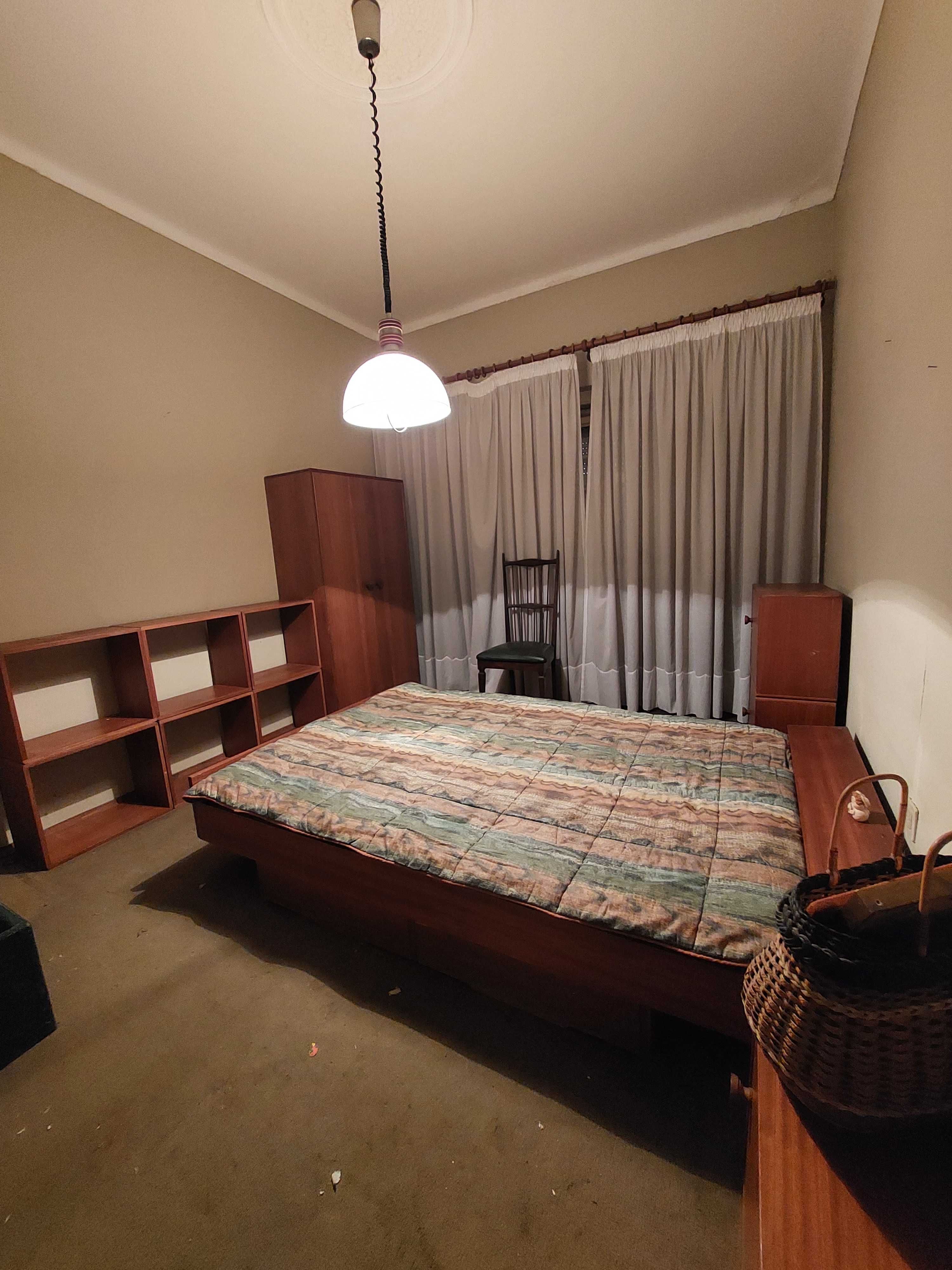 Quarto completo mobília de qualidade e negociável