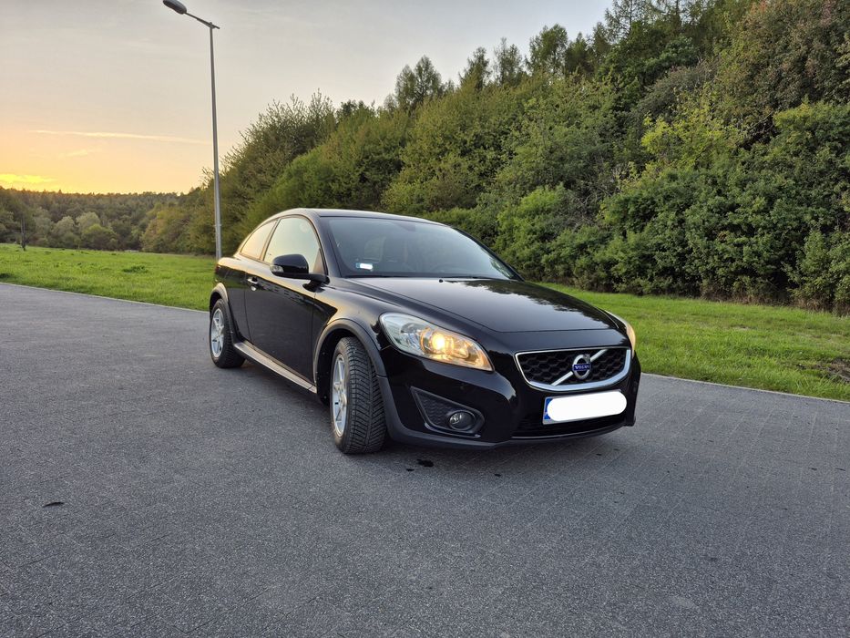 Sprzedam Volvo C30 1.6 D2 115 KM – oszczędne i zadbane.