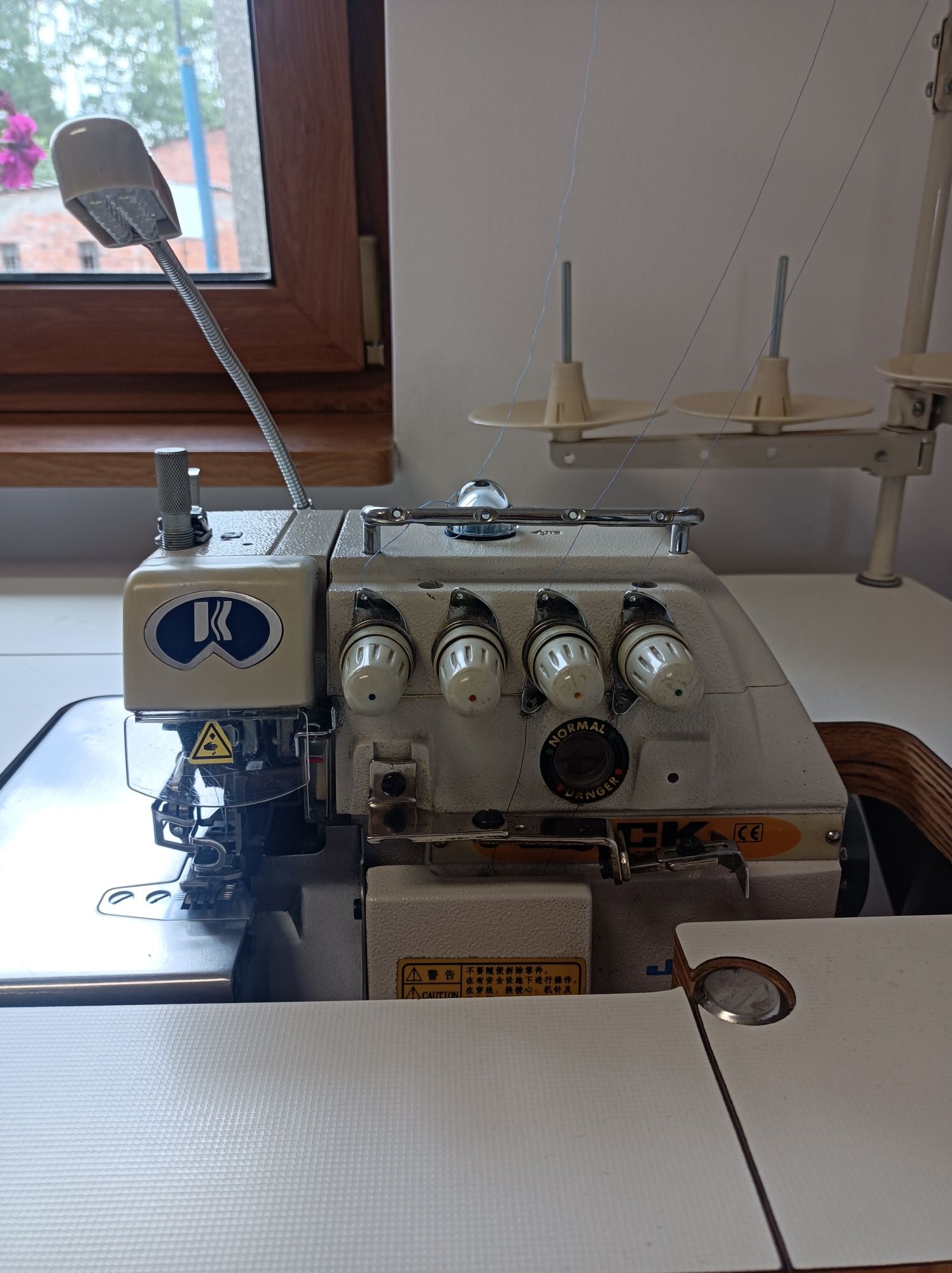 Overlock Jack 4 nitkowy