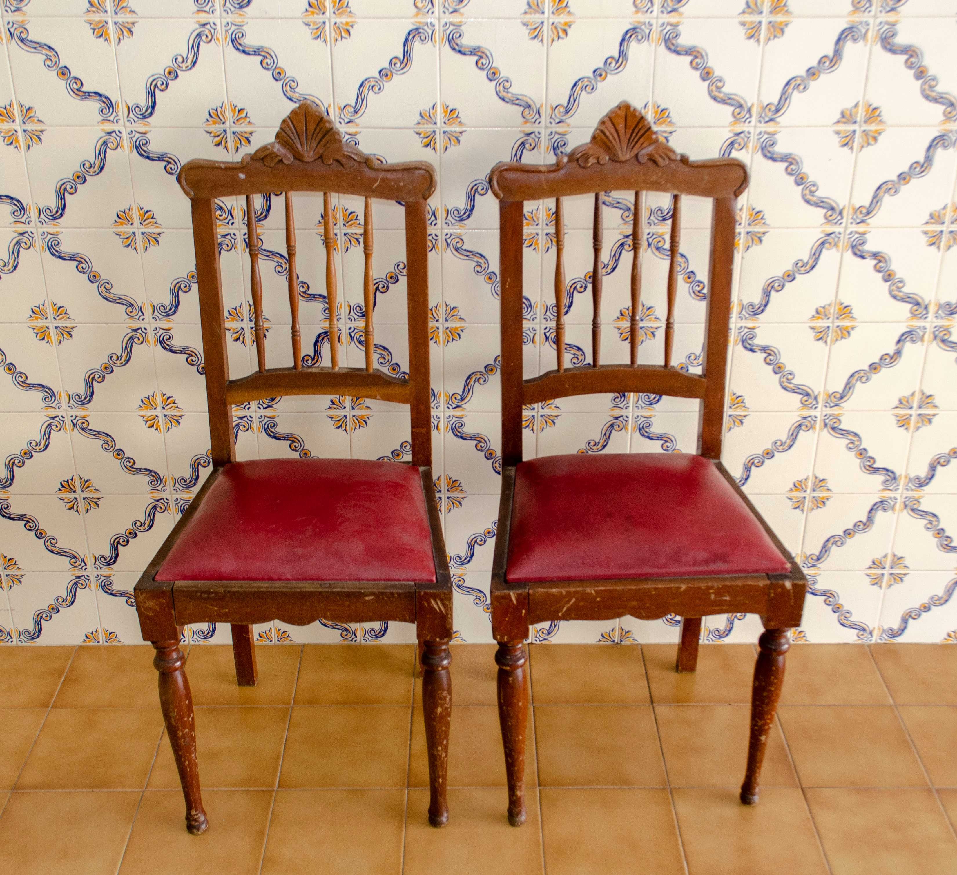 2 Cadeiras de sala/quarto estilo antigo / rustico