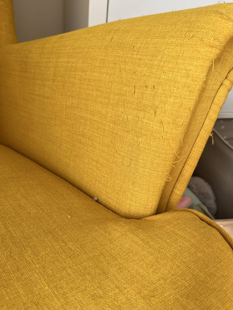 Poltrona amarela ikea