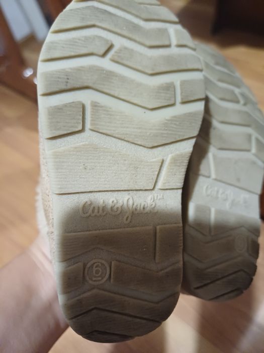 дитячі чоботи Cat & Jack, розмір 6.