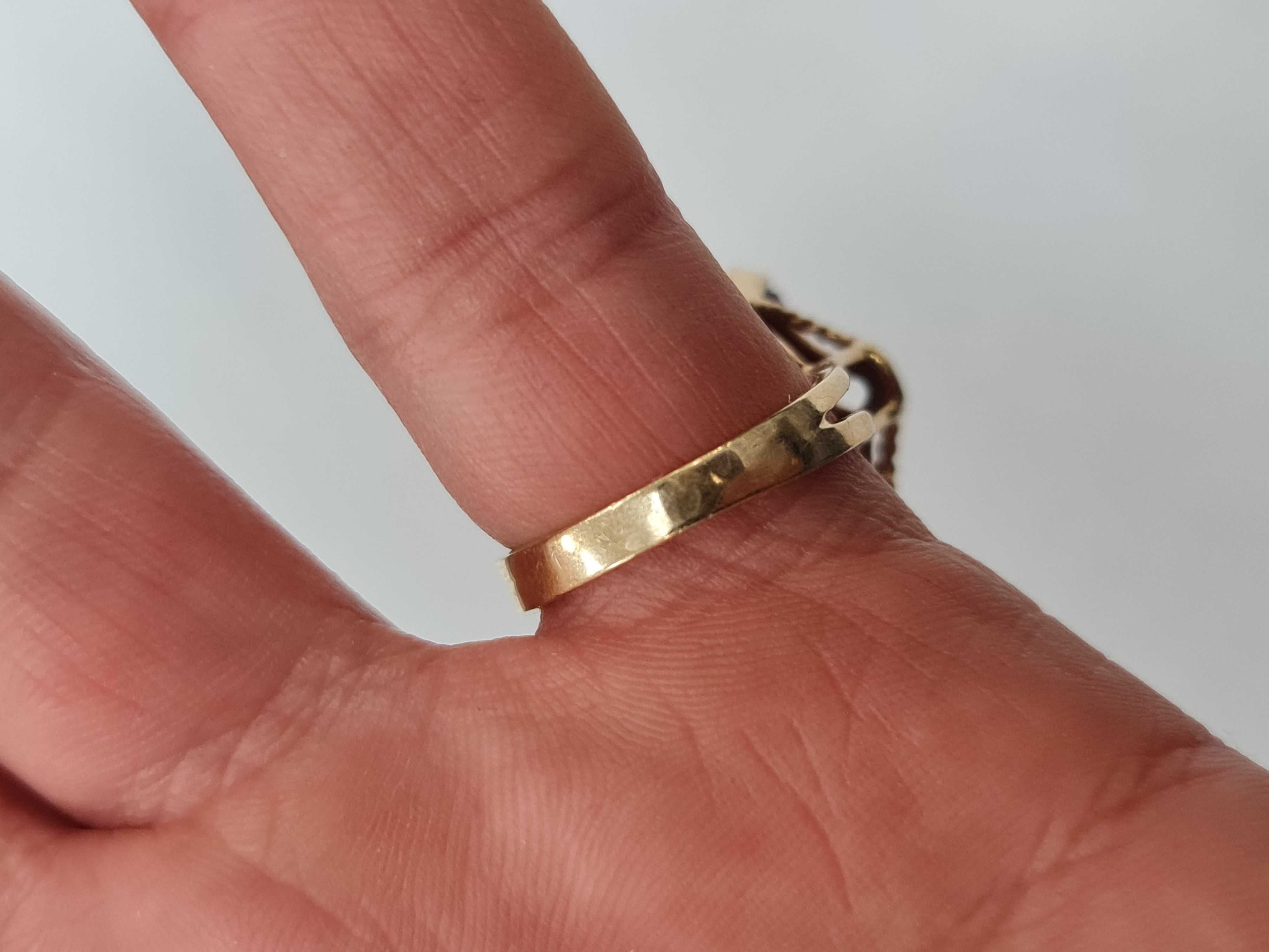 Wiekowy złoty pierścionek/ 585/ 13.06 gram/ R16/ II poł. XX wieku