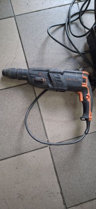 перфоратор Dnipro-M RH-100Q.