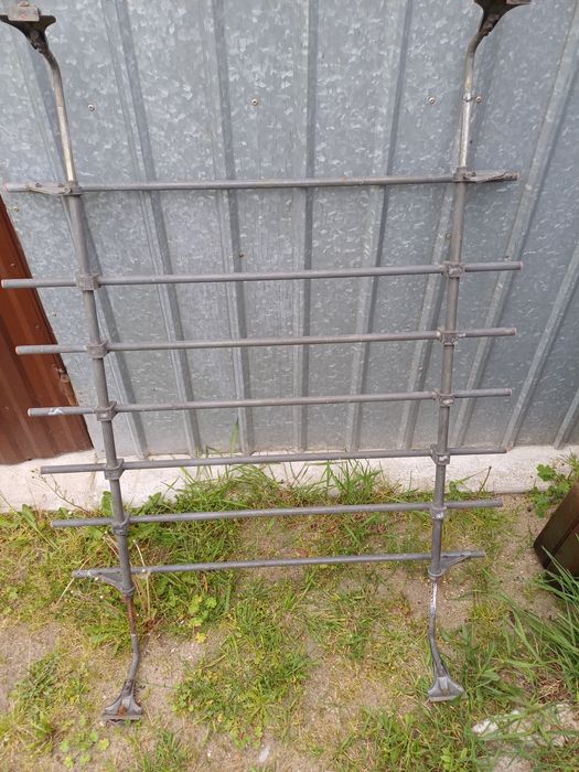 Stary bagaznik, fiat 126p.