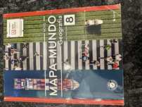 Diversos livros escolares 8.º ano