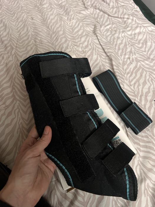 Бандаж (ортез) на гомілковостопний суглоб з фіксатором