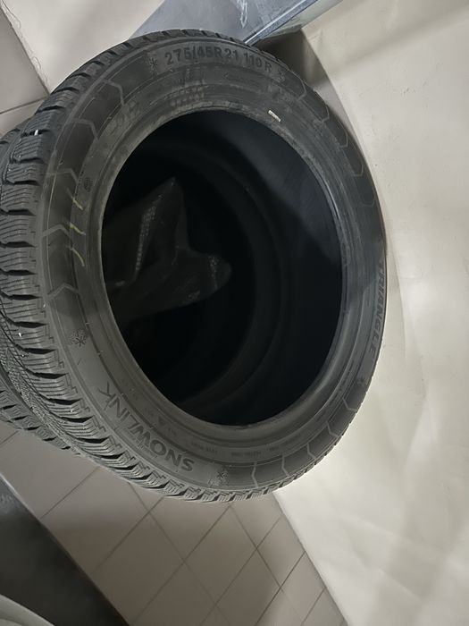 Зимние шины 275/45/21