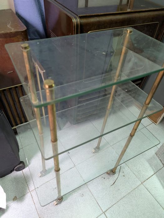 Mesa antiga de vidro