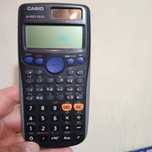 Калькулятор casio в рабочем состоянии