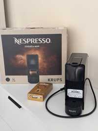 Капсульна кавоварка Nespresso Essenza mini