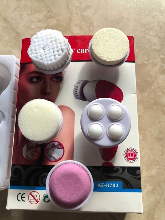 Escova de limpeza elétrica 5 em 1