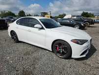 Alfa Romeo Giulia Piękny sedan z małym przebiegiem w transporcie