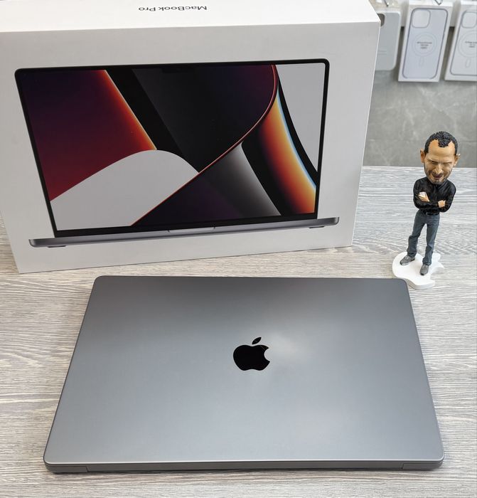 MacBook Pro 16  M1 Pro / RAM 32 / SSD 512 GB / 10 CPU / 16 GPU