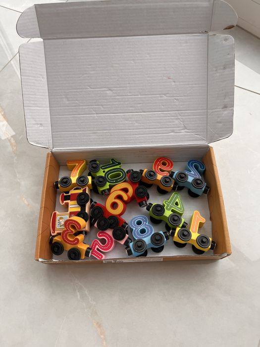 Деревяний потяг на магнітах з цифрами