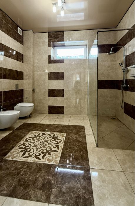 Будинок у нагірній частині міста, район ресторану «Armenia»