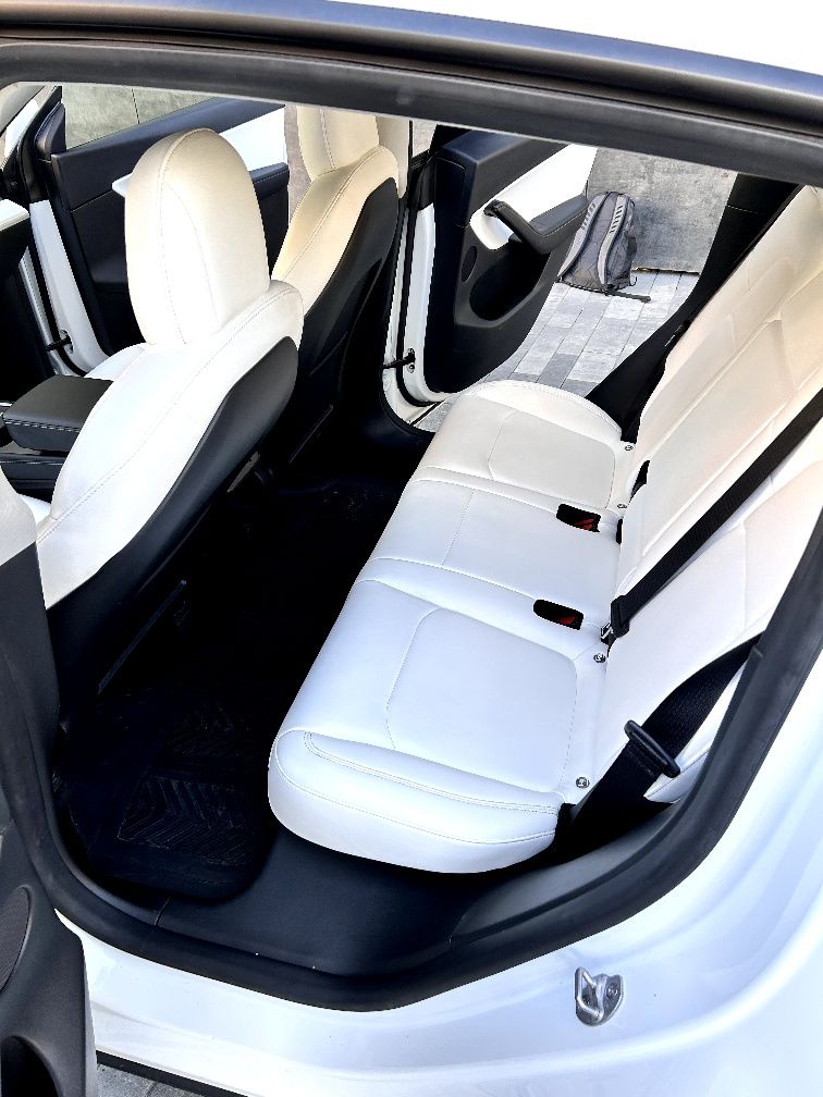 Tesla model Y 2022 рік long Range 82kw Dual  Motor