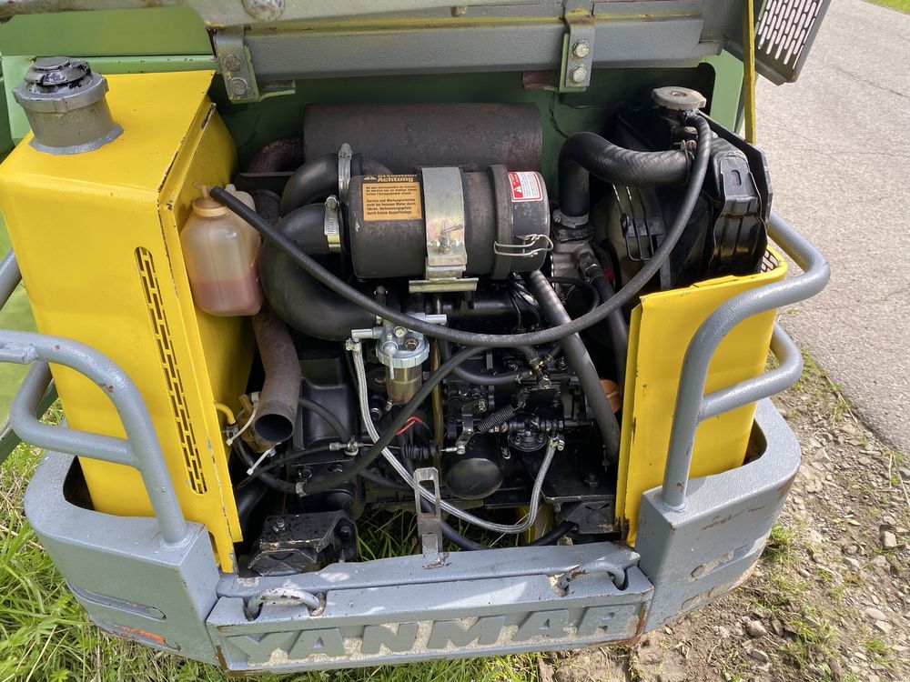 Minikoparka yanmar b17, 3 lyzki, 1.6t.