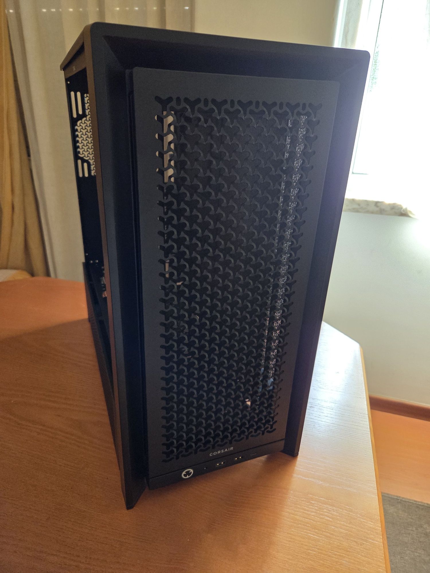 Caixa Extended-ATX Corsair Frame 4000D Vidro Temperado Preta