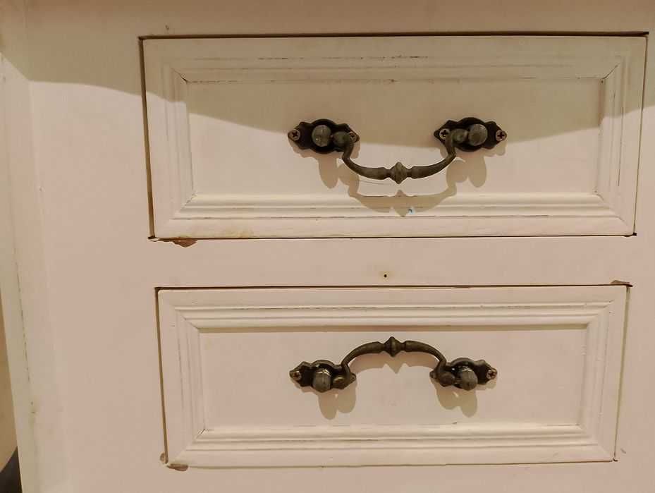 Tylko do piątku sprzedam szafki nocne do odnowienia