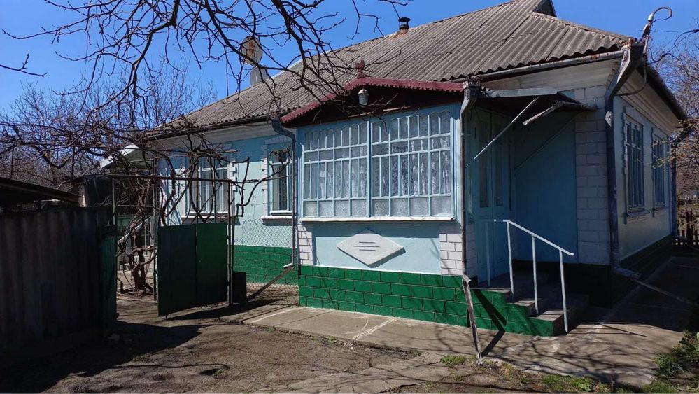 ТЕРМІНОВО  продається Будинок с. Яланець