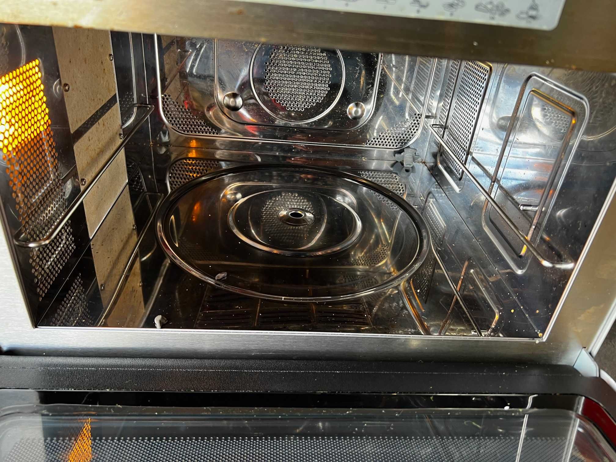 Kuchenka mikrofalowa Whirlpool JT479IX