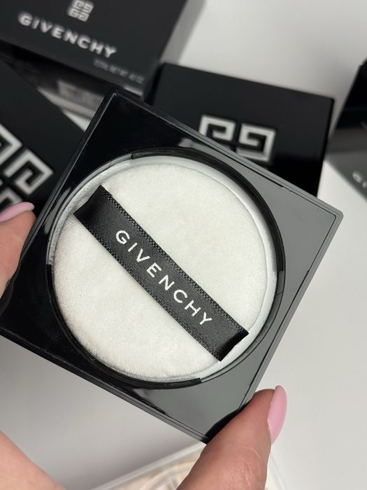 Пудра Givenchy 2 satin