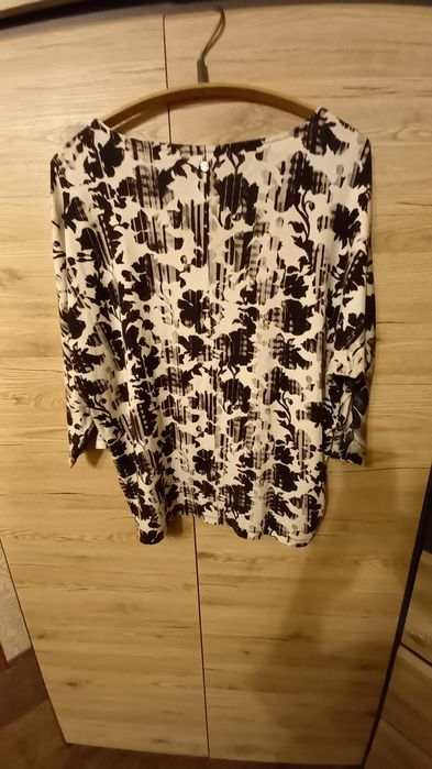 Продам женскую блузку большого размера.