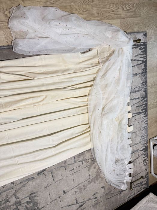 Продам карниз із шторою та тюллю