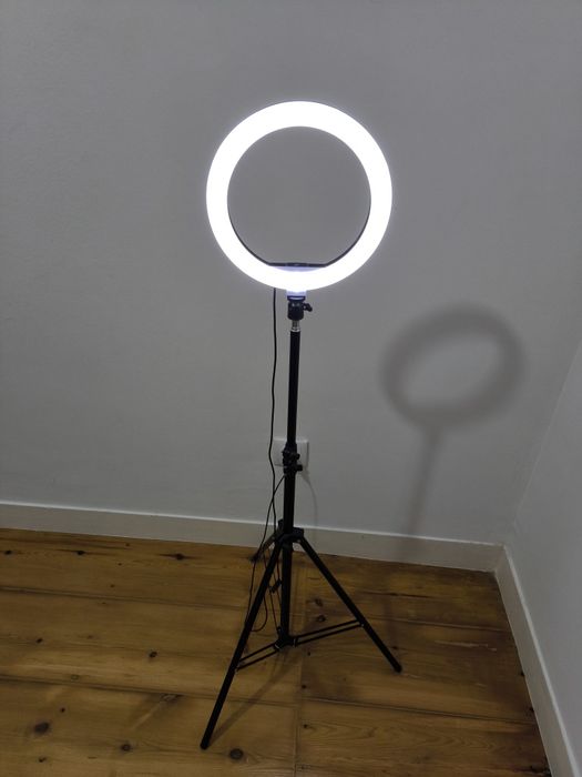 Luminária ring light extensível