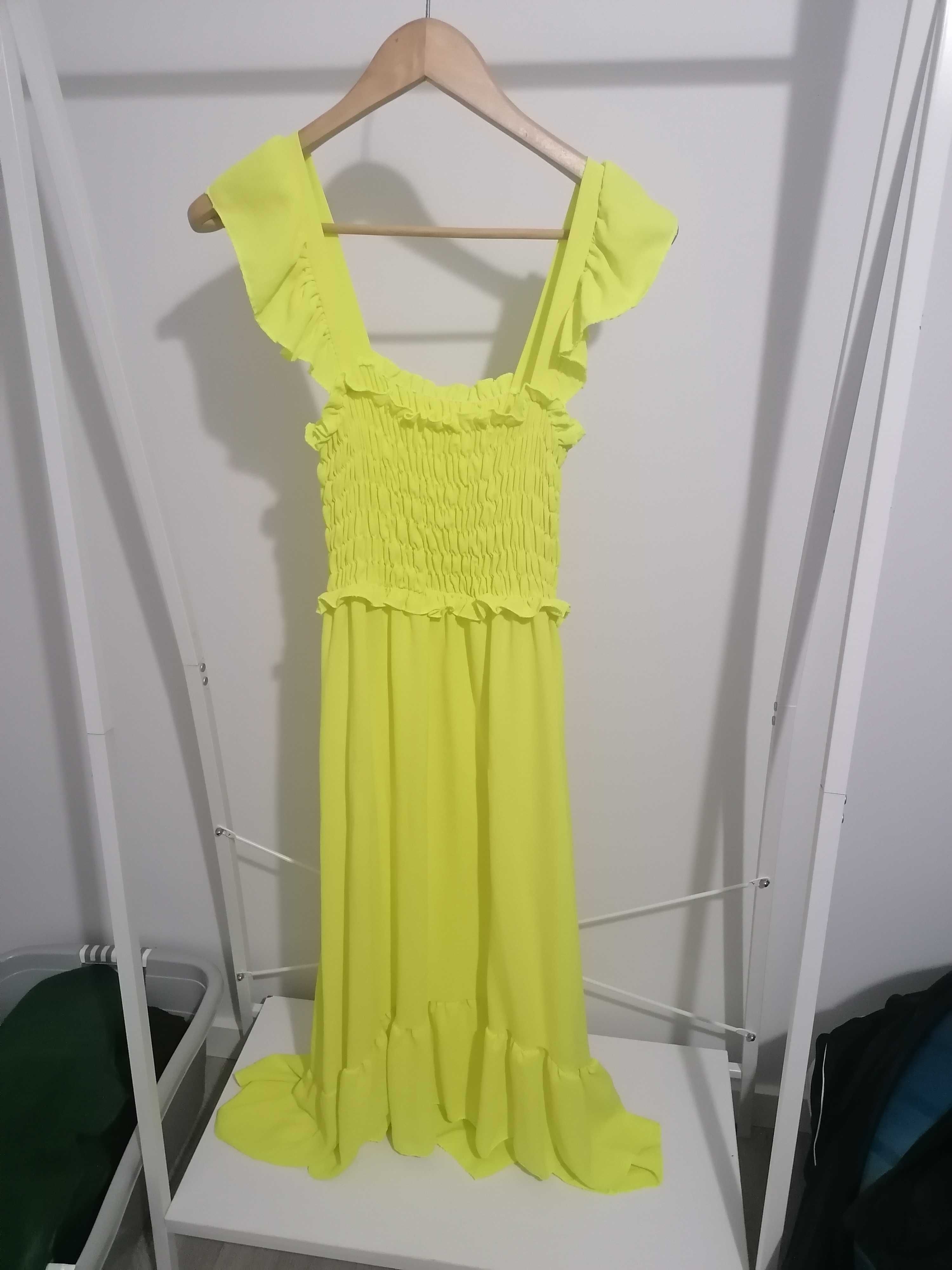 Vestido fresco amarelo tamanho único