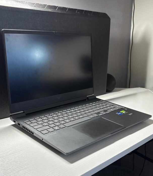 Portátil Gaming HP Victus 16| i7-13700H | RTX 4060 | 16GB RAM |1TB SSD