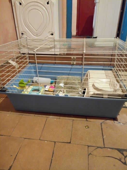 Продам клітку Велику для тваринок