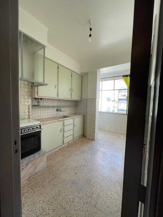 Arrendamento – Apartamento T1 convertido em T2