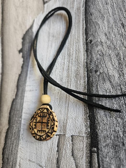 Wisior słowiański Ręce Boga ochronny drewniany ekologiczny naturalny