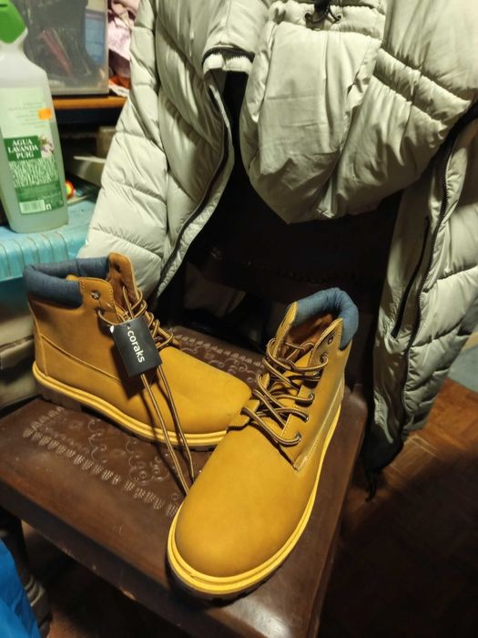 Sapatos  Rockford e botas imitação de Timberland novas com etiqueta